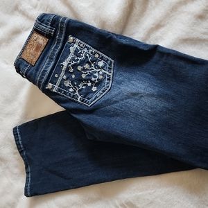 Jean pants brand Shyanne. Jems on front and back pockets